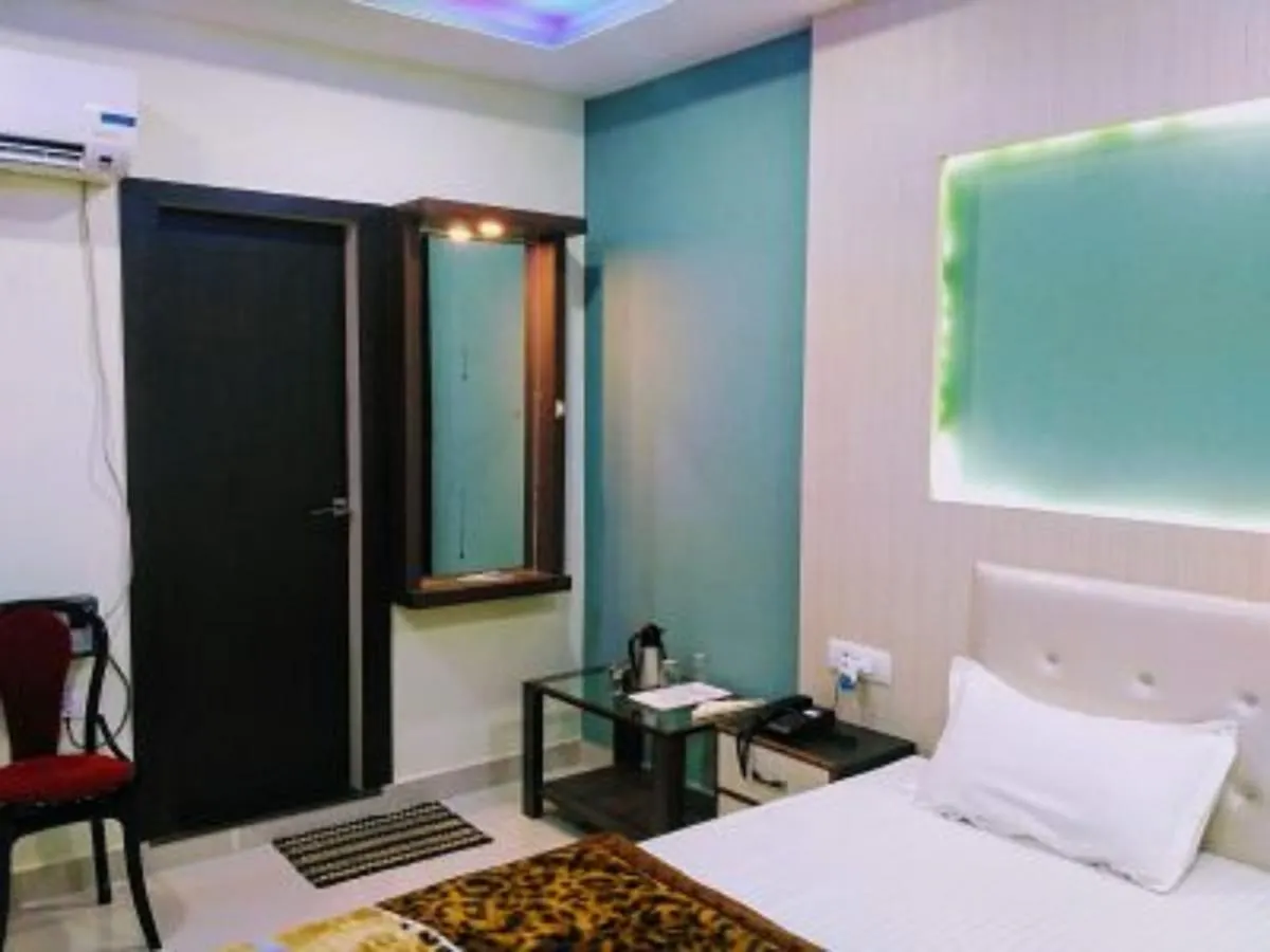 ***  Hotel Utsav Residency Varanasi India