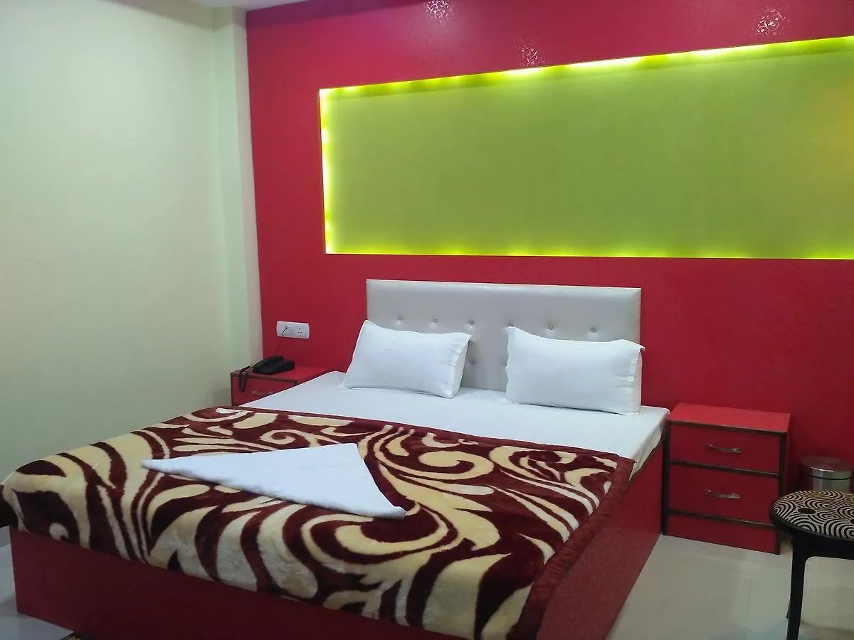 Hotel Utsav Residency Varanasi 3*,  India